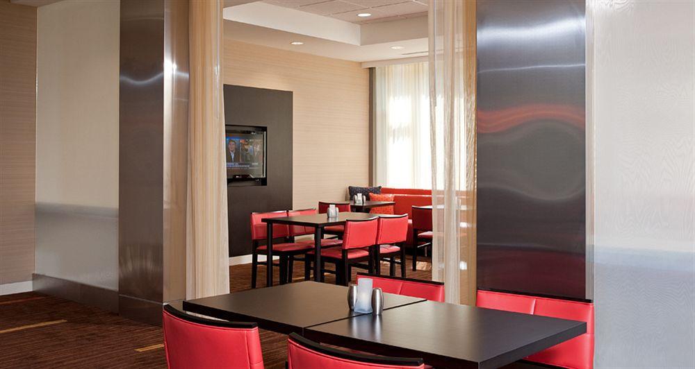 Courtyard Grand Rapids Downtown Hotell Exteriör bild