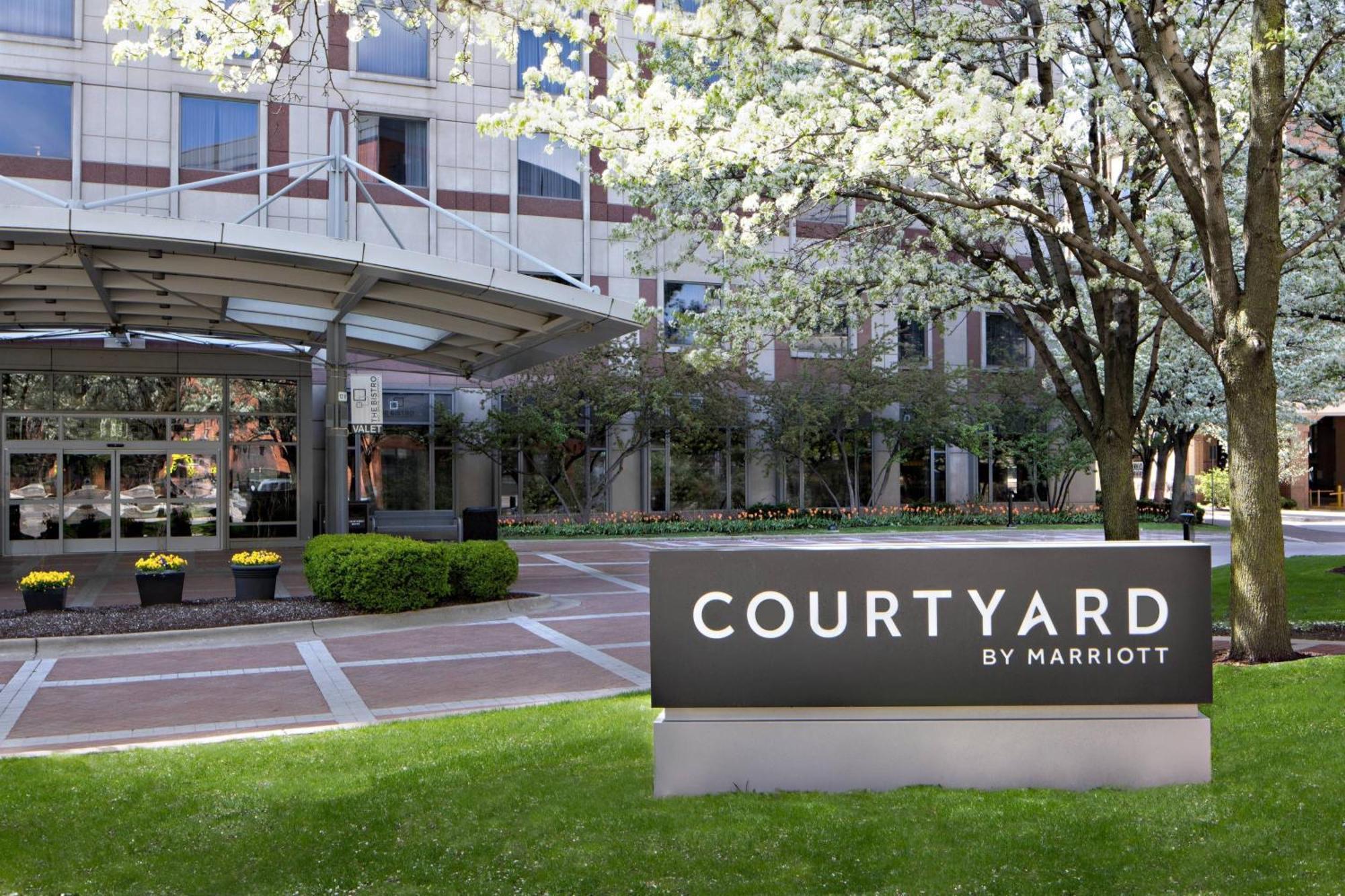 Courtyard Grand Rapids Downtown Hotell Exteriör bild