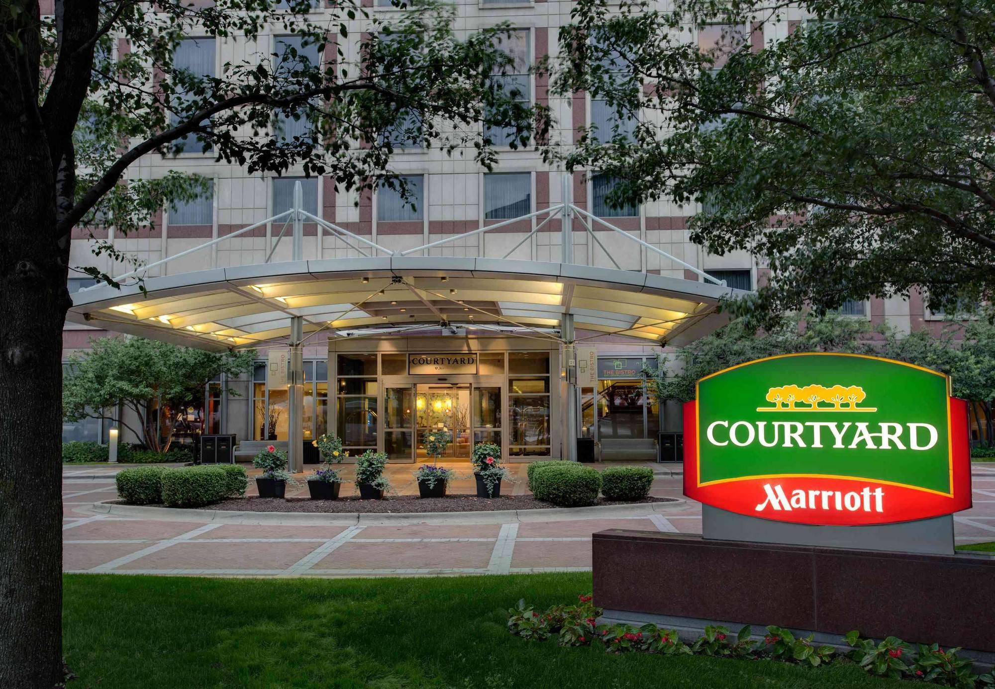 Courtyard Grand Rapids Downtown Hotell Exteriör bild