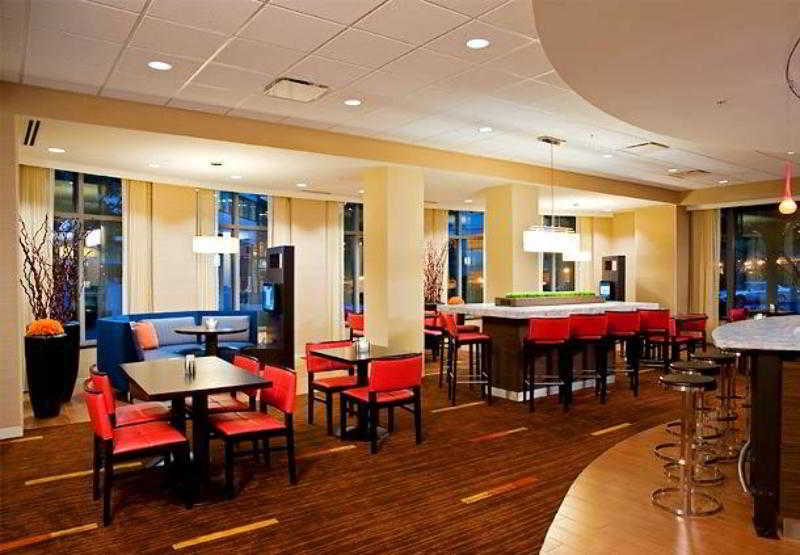 Courtyard Grand Rapids Downtown Hotell Exteriör bild