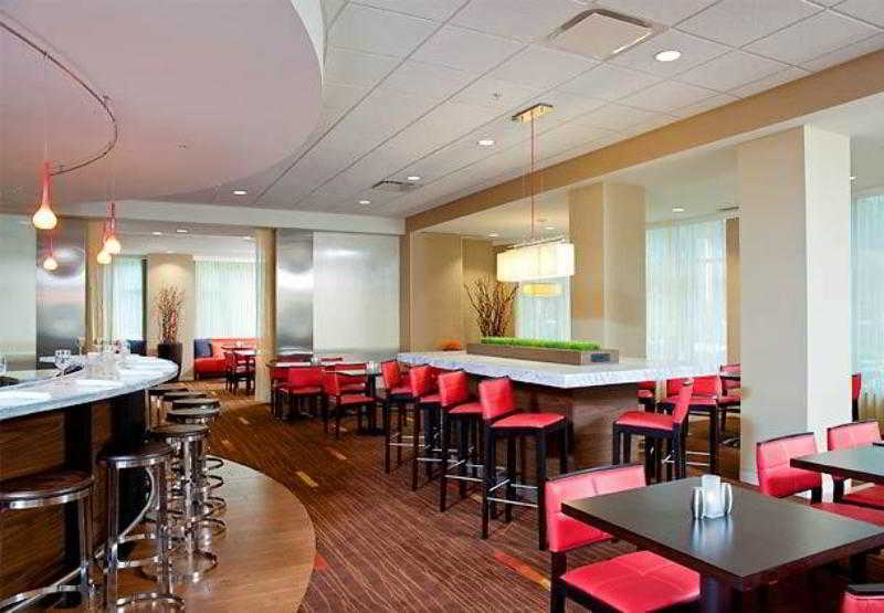 Courtyard Grand Rapids Downtown Hotell Exteriör bild