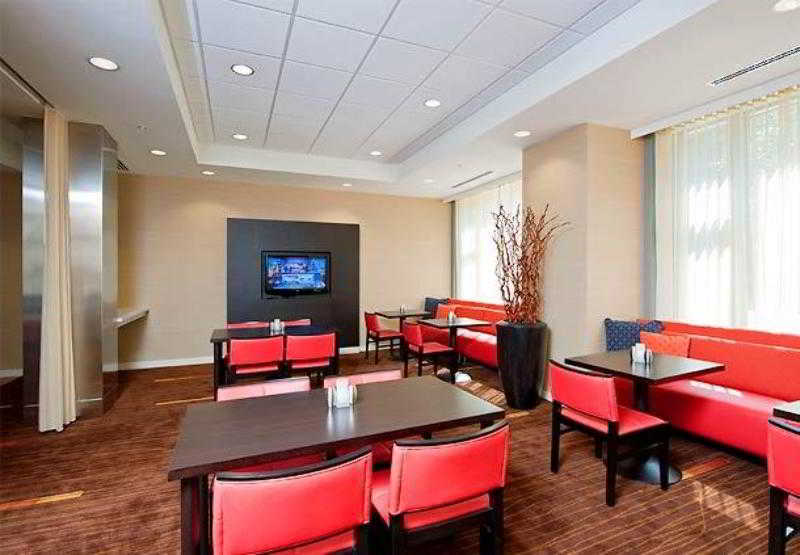 Courtyard Grand Rapids Downtown Hotell Exteriör bild